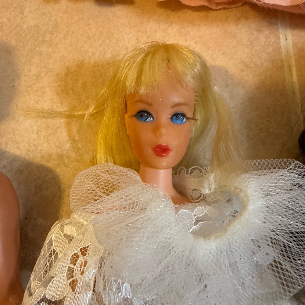 Vintage 60s 70s 80s & 90s Barbie Doll Lot And Some Clothes 21 Dolls - Picture 11 of 16